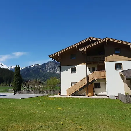 Johann In With Balcony, Cleaning Included Apartman